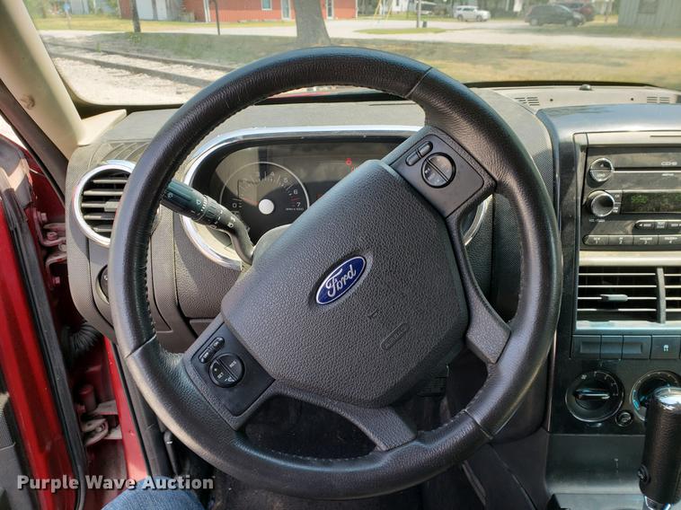 image for item DF2404 2008 Ford Explorer SUV