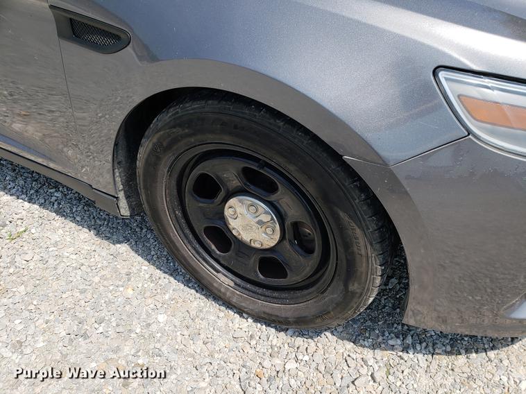 image for item DF2405 2013 Ford Taurus Police