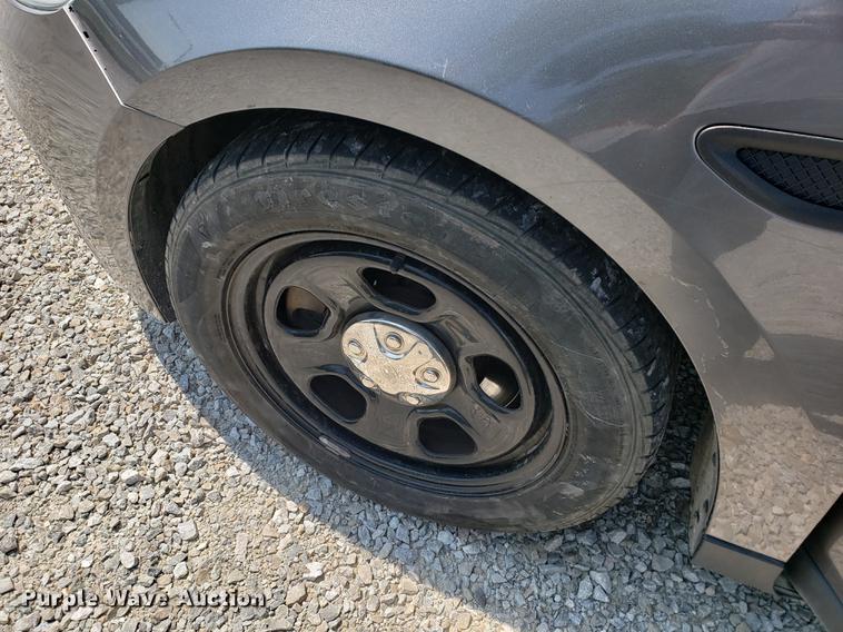 image for item DF2405 2013 Ford Taurus Police