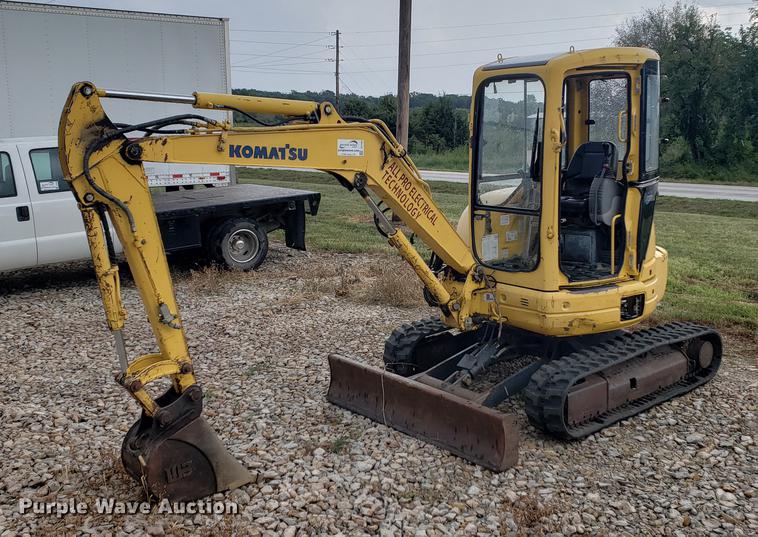 image for item DF2406 2003 Komatsu PC35MR mini excavator