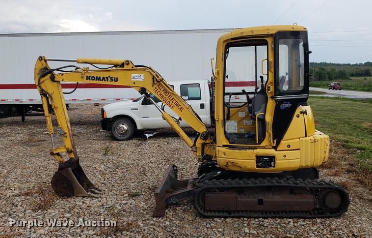 image for item DF2406 2003 Komatsu PC35MR mini excavator