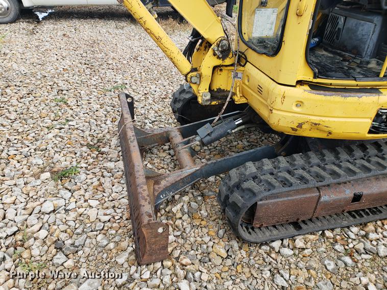 image for item DF2406 2003 Komatsu PC35MR mini excavator
