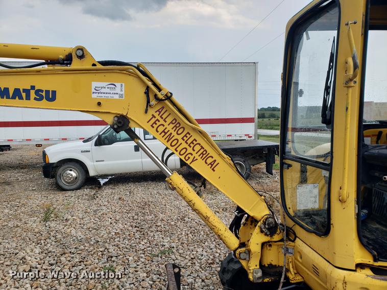 image for item DF2406 2003 Komatsu PC35MR mini excavator