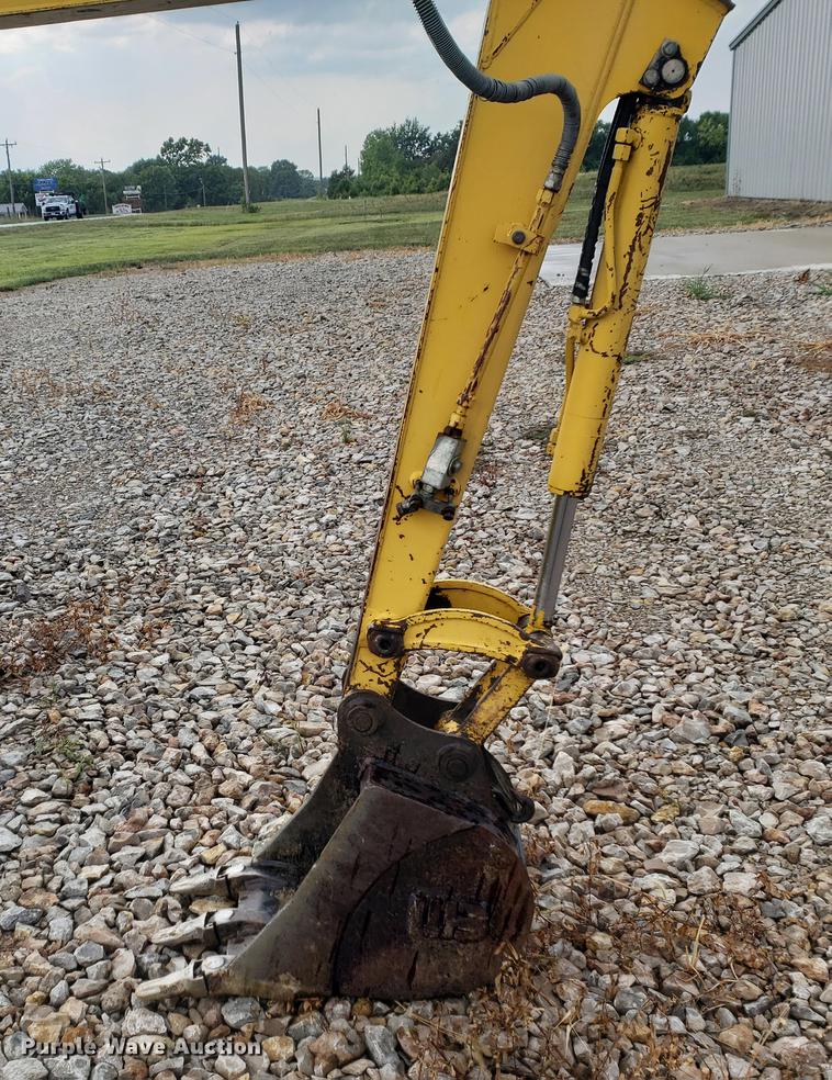 image for item DF2406 2003 Komatsu PC35MR mini excavator