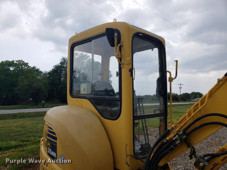 image for item DF2406 2003 Komatsu PC35MR mini excavator