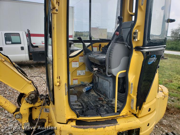 image for item DF2406 2003 Komatsu PC35MR mini excavator