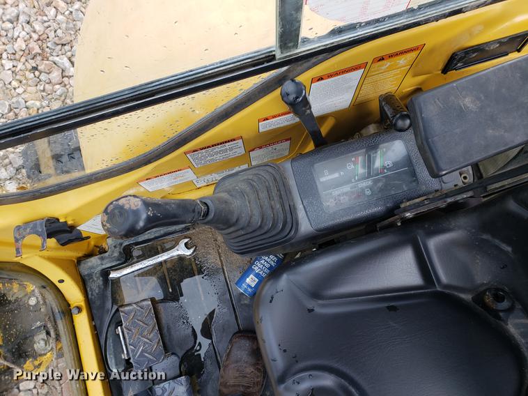 image for item DF2406 2003 Komatsu PC35MR mini excavator