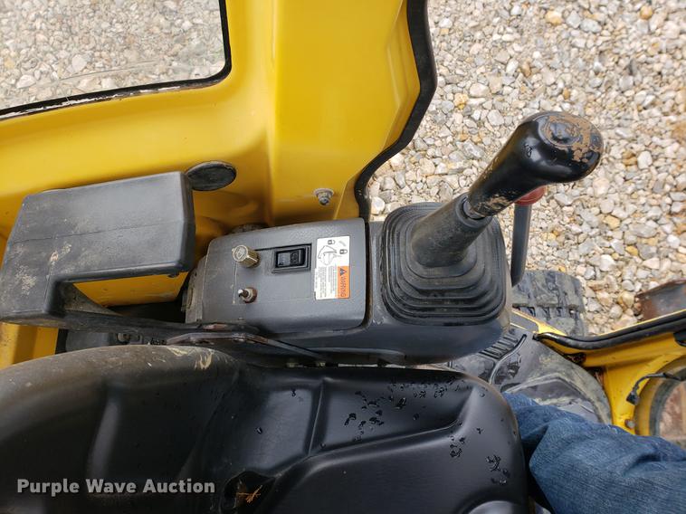 image for item DF2406 2003 Komatsu PC35MR mini excavator