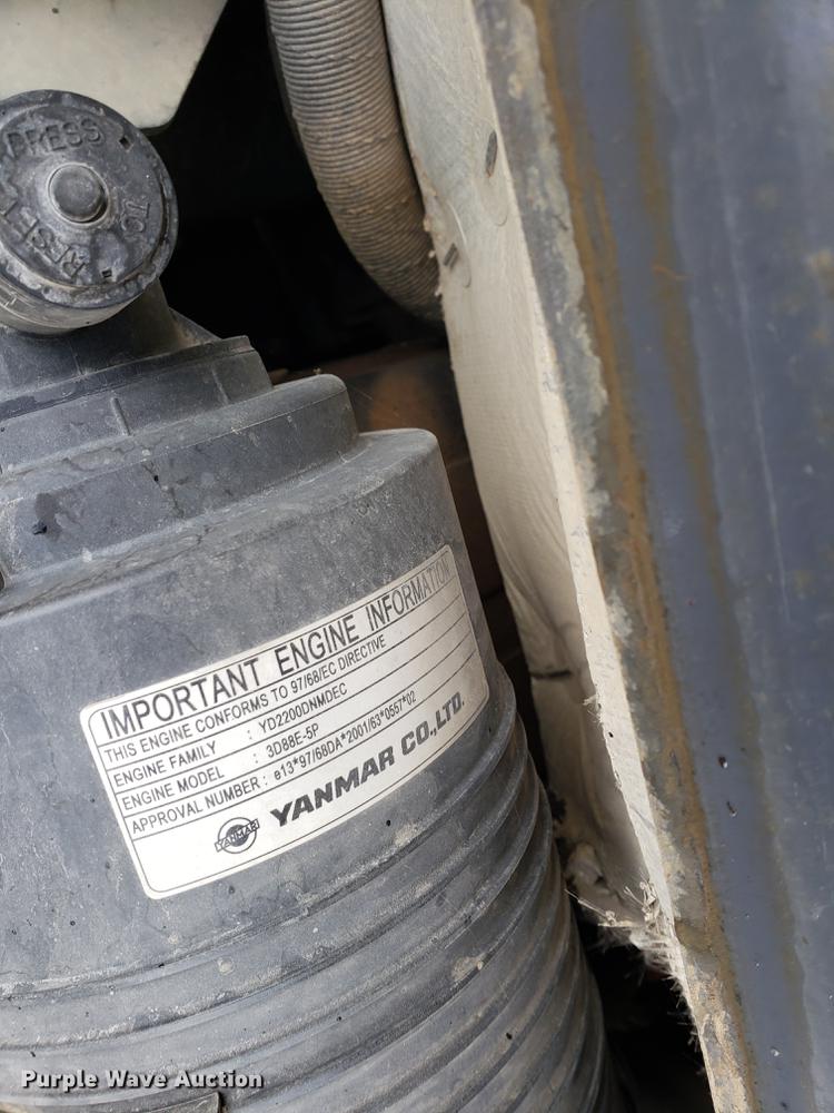 image for item DF2406 2003 Komatsu PC35MR mini excavator