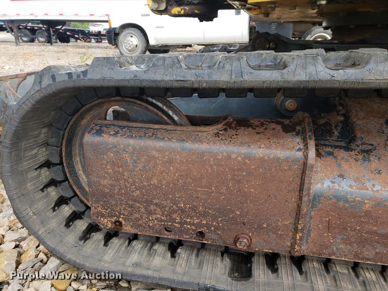 image for item DF2406 2003 Komatsu PC35MR mini excavator