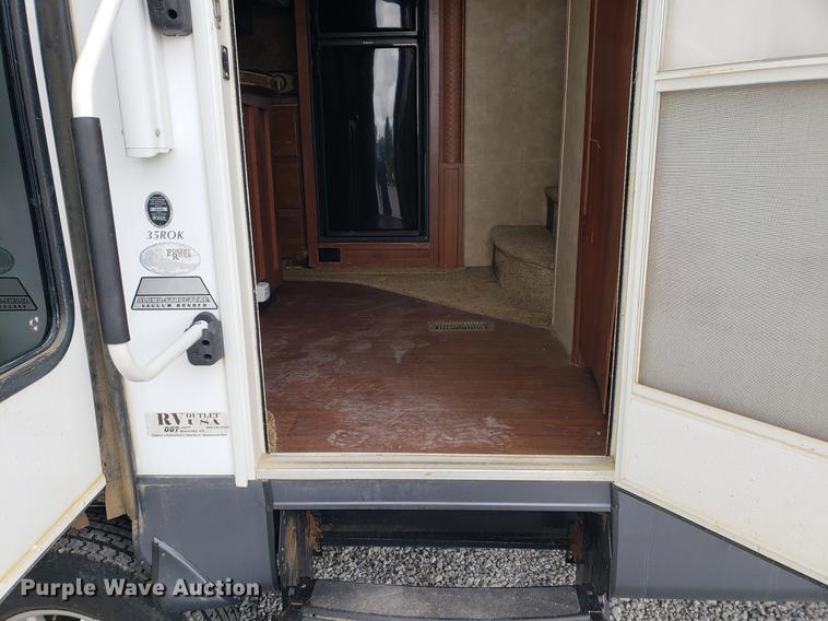 image for item DF2415 2013 Forest River Sandpiper camper