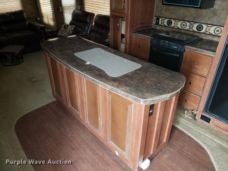 image for item DF2415 2013 Forest River Sandpiper camper