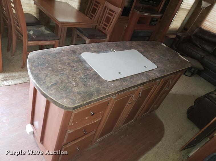 image for item DF2415 2013 Forest River Sandpiper camper