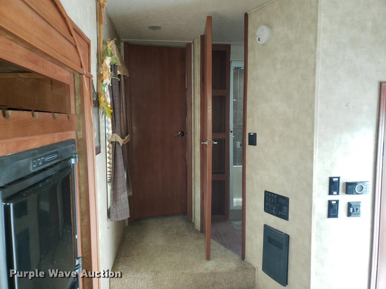 image for item DF2415 2013 Forest River Sandpiper camper