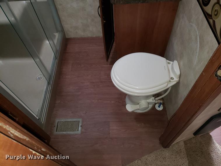 image for item DF2415 2013 Forest River Sandpiper camper