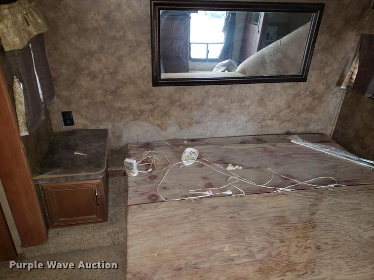 image for item DF2415 2013 Forest River Sandpiper camper