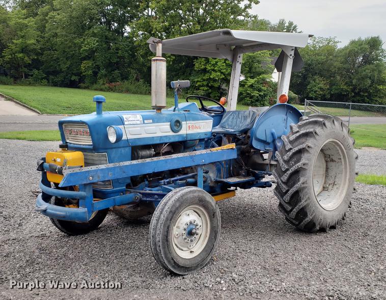 image for item DF2417 Ford 3000 tractor
