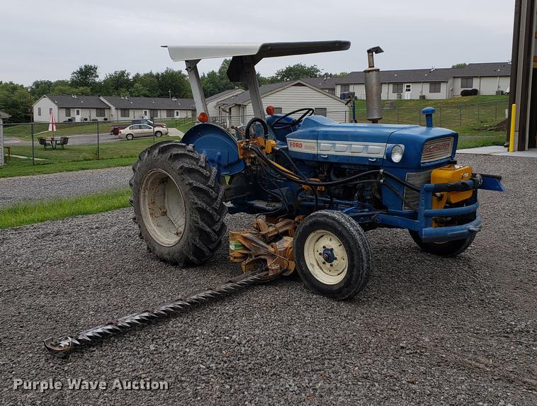 image for item DF2417 Ford 3000 tractor