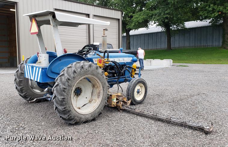 image for item DF2417 Ford 3000 tractor