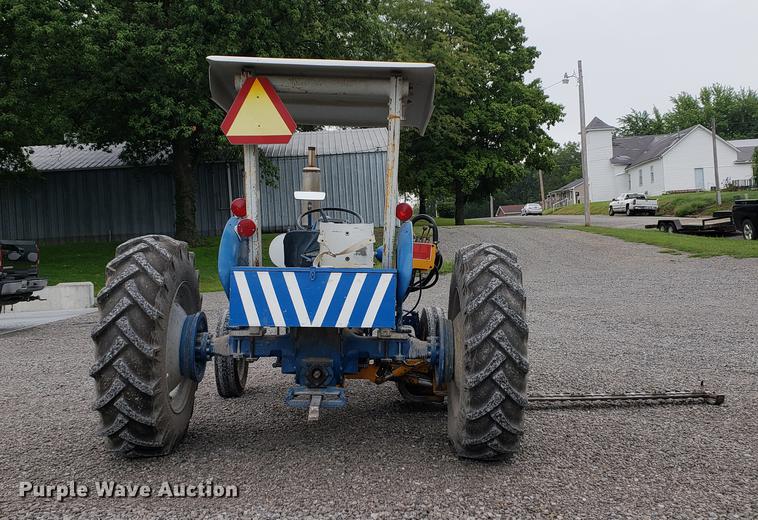 image for item DF2417 Ford 3000 tractor