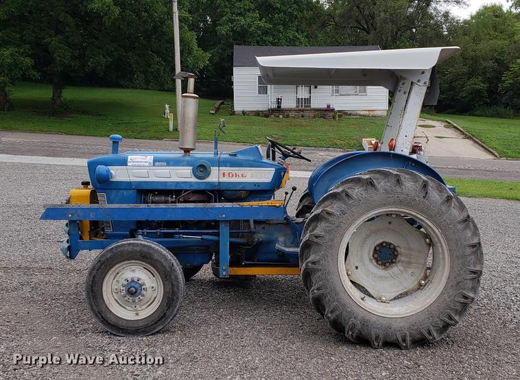 image for item DF2417 Ford 3000 tractor