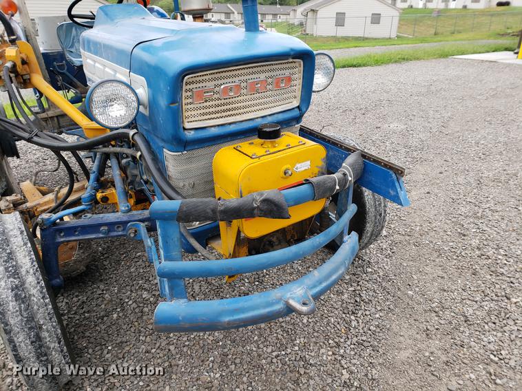 image for item DF2417 Ford 3000 tractor