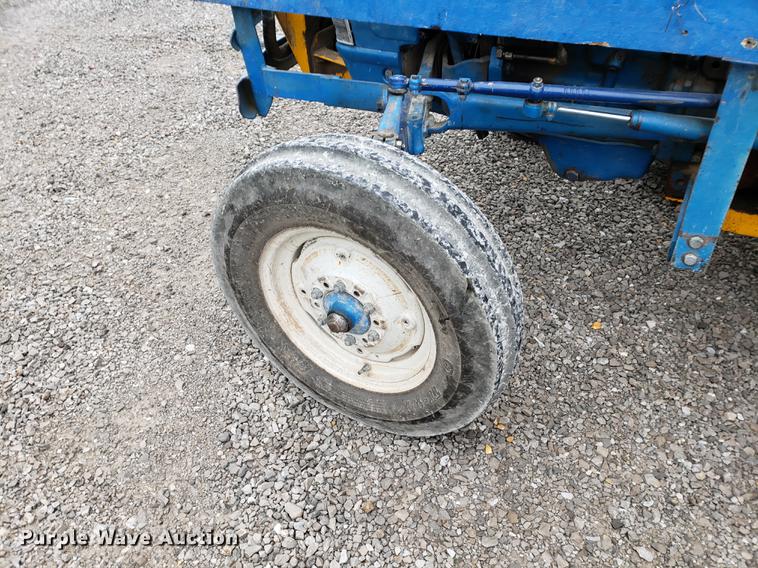 image for item DF2417 Ford 3000 tractor