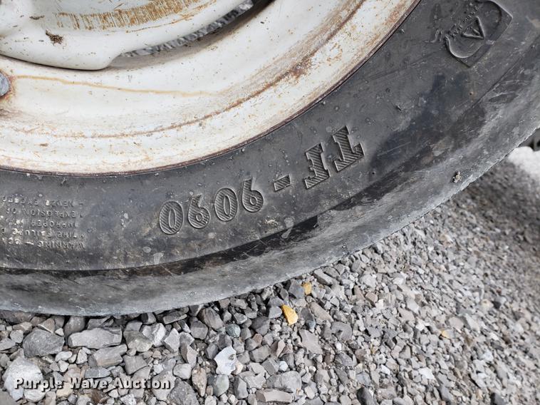 image for item DF2417 Ford 3000 tractor