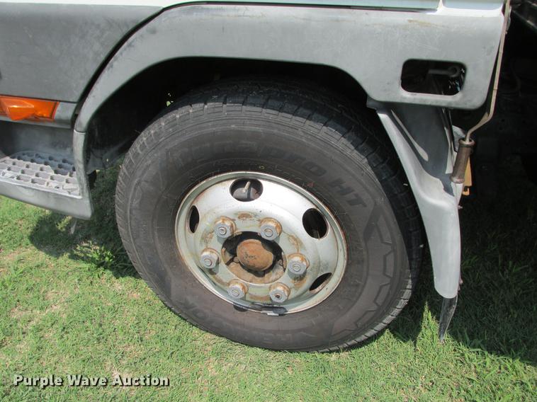 image for item DF3281 1996 Mitsubishi Fuso FE-SP box truck