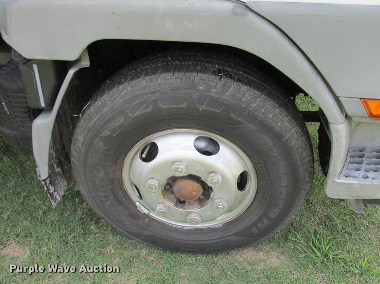 image for item DF3281 1996 Mitsubishi Fuso FE-SP box truck