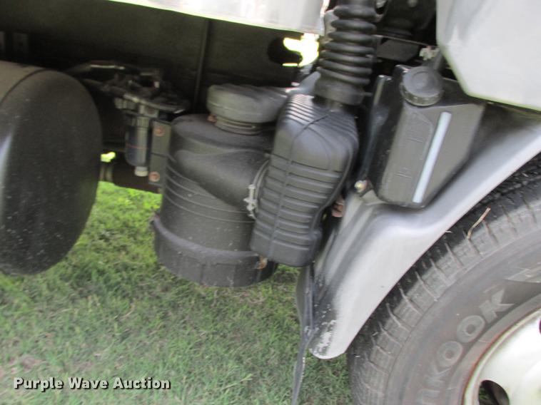 image for item DF3281 1996 Mitsubishi Fuso FE-SP box truck