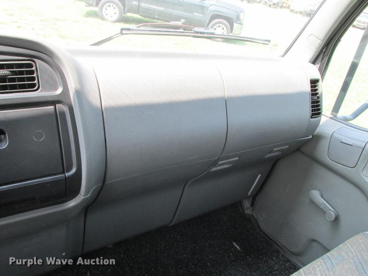 image for item DF3281 1996 Mitsubishi Fuso FE-SP box truck