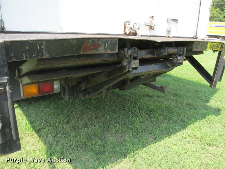 image for item DF3281 1996 Mitsubishi Fuso FE-SP box truck