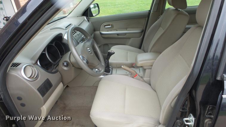 image for item DF4319 2012 Suzuki Grand Vitara SUV