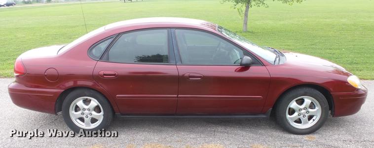 image for item DF4320 2006 Ford Taurus
