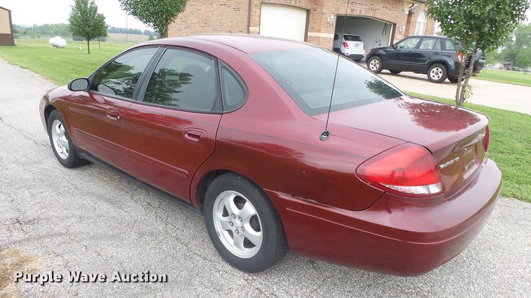 image for item DF4320 2006 Ford Taurus