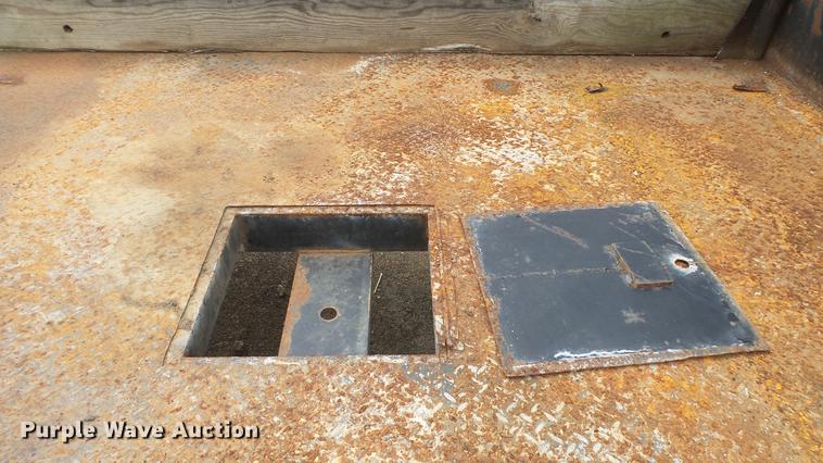 image for item DM9893 2004 Maxwell flatbed