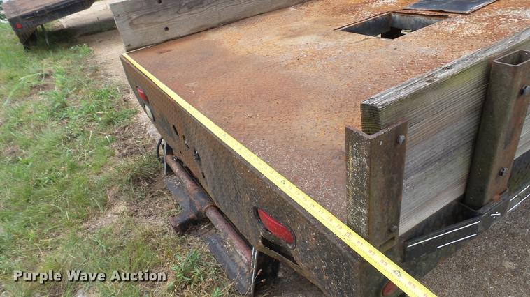 image for item DM9893 2004 Maxwell flatbed
