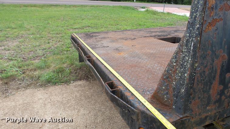 image for item DM9894 2002 Maxwell flatbed