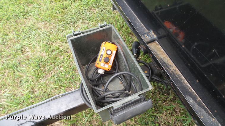 image for item DM9895 2013 Extreme dump trailer