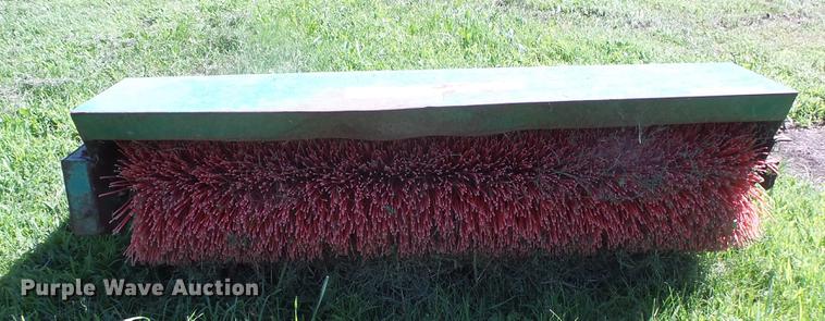 image for item DV9482 Ransomes RS350 broom