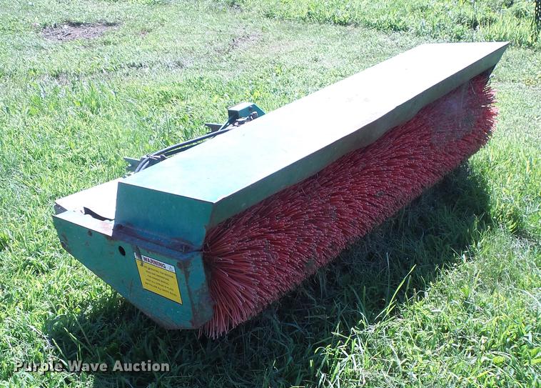 image for item DV9482 Ransomes RS350 broom
