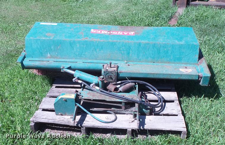image for item DV9482 Ransomes RS350 broom