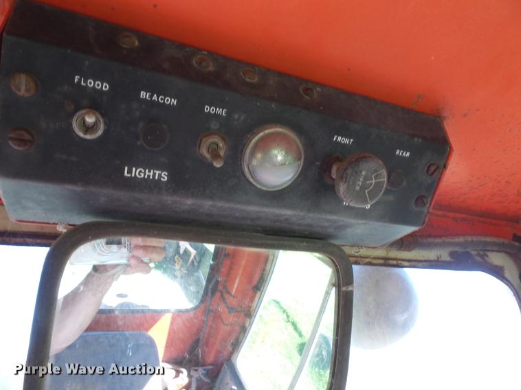 image for item DV9484 Eaton 1500 wheel loader