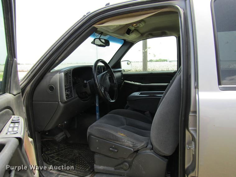 image for item DW9275 2007 GMC Sierra 1500 Crew Cab pickup truck