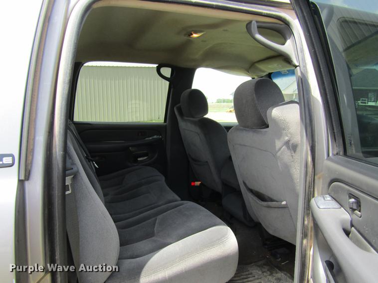 image for item DW9275 2007 GMC Sierra 1500 Crew Cab pickup truck