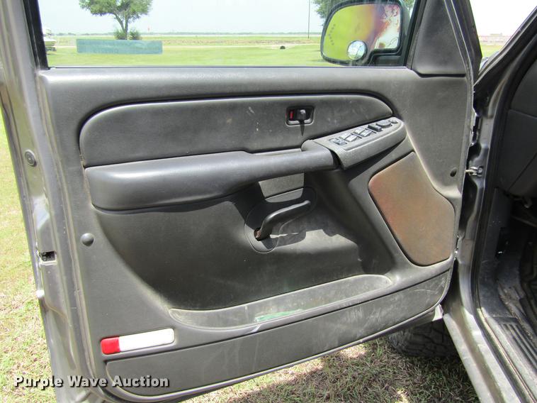 image for item DW9275 2007 GMC Sierra 1500 Crew Cab pickup truck