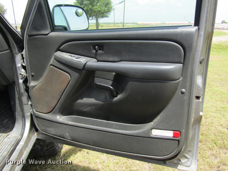 image for item DW9275 2007 GMC Sierra 1500 Crew Cab pickup truck