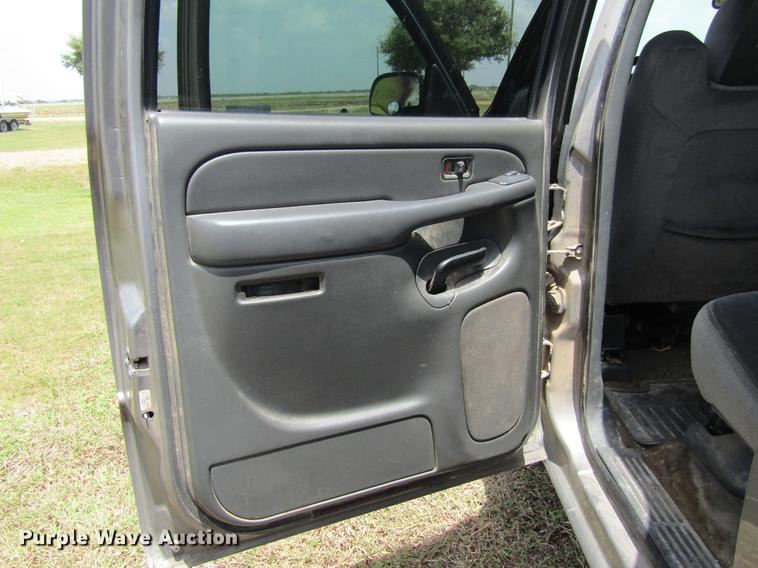 image for item DW9275 2007 GMC Sierra 1500 Crew Cab pickup truck