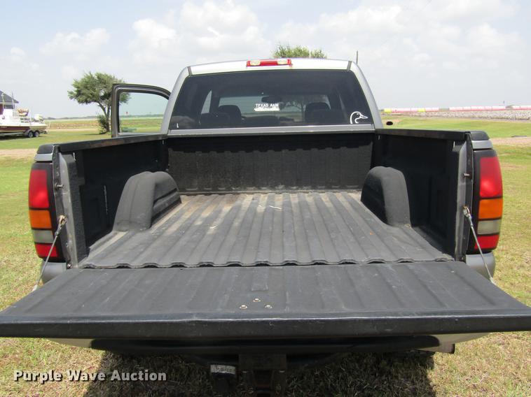 image for item DW9275 2007 GMC Sierra 1500 Crew Cab pickup truck
